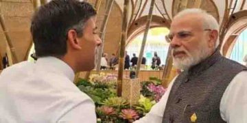 ഋഷി സുനക്കുമായി അനൗദ്യോ​ഗിക ചർച്ച നടത്തി പ്രധാനമന്ത്രി നരേന്ദ്രമോദി