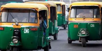 പൊലീസില്‍ സ്റ്റേഷനില്‍ നിന്നും ഇറങ്ങി ഓടിയ ഓട്ടോ ഡ്രൈവര്‍ വണ്ടി ഇടിച്ച് മരിച്ചു