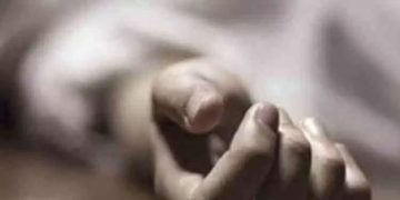 ആത്മഹത്യാക്കുറിപ്പ് എഴുതി വാങ്ങി, അഭിനയിക്കാൻ പറഞ്ഞ പിതാവ് പതിനാറുകാരിയായ മകളെ കൊലപ്പെടുത്തി