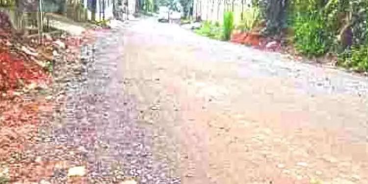 വളയം-കല്ലാച്ചി റോഡ് കരാറുകാരനെ ടെർമിനേറ്റ് ചെയ്യാൻ ശിപാർശ