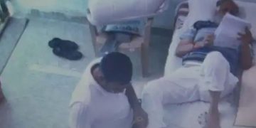 മുറി വൃത്തിയാക്കുക, കിടക്ക ഒരുക്കുക, ഭക്ഷണം എത്തിക്കുക; സത്യേന്ദറിനായി ജയിലിൽ നിയോ​ഗിച്ചത് പത്തുപേരെ