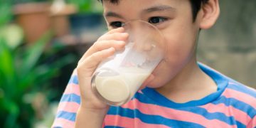 പാല്‍ വെറുതെ കഴിക്കാതെ ഇങ്ങനെ ചെയ്തുനോക്കൂ, ഗുണങ്ങള്‍ പലതാണ്…