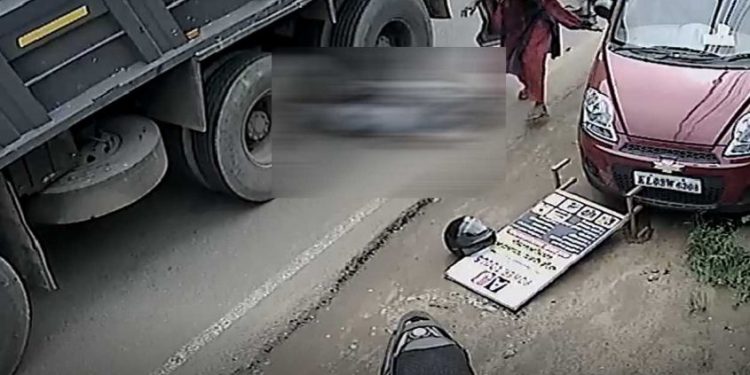 പത്തനംതിട്ടയിൽ ടിപ്പർ ലോറി സ്കൂട്ടറിലിടിച്ച് യുവതിക്ക് ദാരുണാന്ത്യം