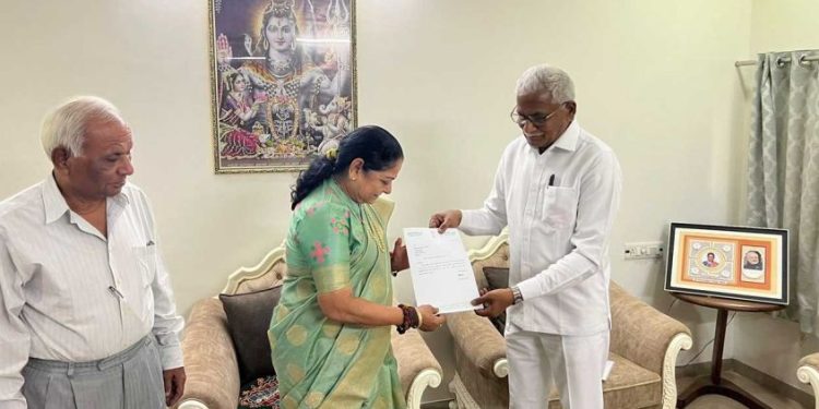 ഗുജറാത്തിൽ കോൺഗ്രസിന് തിരിച്ചടി; 24 മണിക്കൂറിനിടെ 2 എംഎൽഎമാർ രാജിവച്ചു