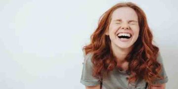 ഒരു കാരണവുമില്ലാതെ ചിരിക്കുന്നത് ഈ രോ​ഗത്തിന്റെ ലക്ഷണമാകാമെന്ന് വിദ​ഗ്ധർ