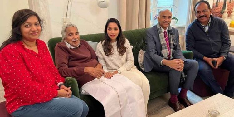 ചികിത്സ കഴിഞ്ഞു; ഉമ്മൻ ചാണ്ടി ജർമനിയിൽനിന്ന് 17ന് മടങ്ങും