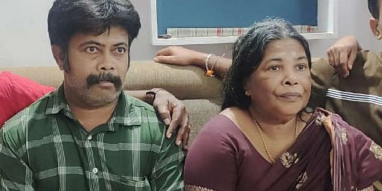 വീടിനുള്ളിൽ അമ്മയും മകനും മരിച്ചനിലയിൽ; അമ്മയെ കൊന്ന് മകൻ ജീവനൊടുക്കിയതെന്ന് നിഗമനം