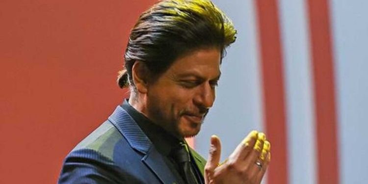 ആഡംബര വാച്ചുകളുമായെത്തിയ ഷാരൂഖ് ഖാനെ മുംബൈ എയർപോർട്ടിൽ കസ്റ്റംസ് തടഞ്ഞുവച്ചു