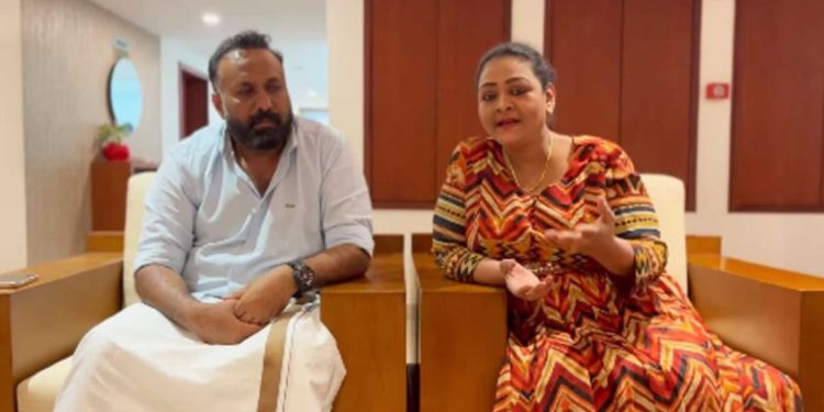 ഷക്കീലയ്ക്ക് അനുമതിയില്ല; ഒമര്‍ ലുലു ചിത്രത്തിന്റെ ട്രെയ്‌ലര്‍ ലോഞ്ച് തടഞ്ഞു