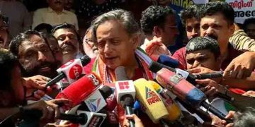 കത്ത് വിവാദം; മേയറുടെ രാജി ആദ്യം ആവശ്യപ്പെട്ടത് താന്‍, ചിലര്‍ അത് മറന്നുവെന്ന് ശശി തരൂര്‍