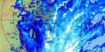 മാൻഡോസ് ചുഴലിക്കാറ്റ് കര തൊട്ടു; തമിഴ്നാട്ടിലെ തീരമേഖലയിൽ ശക്‌തമായ കാറ്റും മഴയും