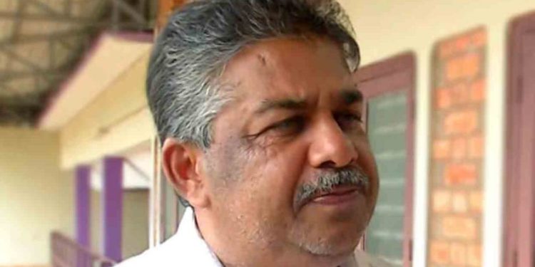 സജി ചെറിയാന്‍റെ രണ്ടാം വരവ്: കോണ്‍ഗ്രസ് നിയമനടപടിക്ക്; ബുധനാഴ്ച കരിദിനം