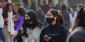 കർണാടകയിൽ അടച്ചിട്ട സ്ഥലങ്ങളിൽ മാസ്ക് നിർബന്ധമാക്കി