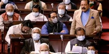 കോവിഡ് ഭീതിക്കിടെ പാർലമെന്റിൽ മാസ്ക് തിരിച്ചെത്തി; മുഖാവരണം ധരിച്ച് പ്രധാനമന്ത്രിയും എം.പിമാരും