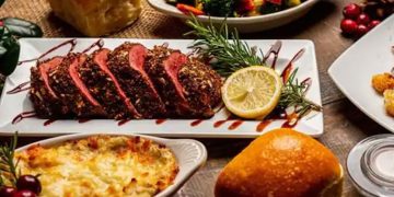 ക്രിസ്മസിന് ഭക്ഷണമുണ്ടാക്കി നല്‍കിയതിന് വീട്ടുകാരില്‍ നിന്ന് പണമീടാക്കി സ്ത്രീ