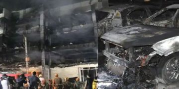 ബന്ധുവിന്‍റെ പ്രണയിതാവിന്‍റെ കാര്‍ കത്തിക്കാനുള്ള യുവാവിന്‍റെ ശ്രമം; കത്തിയമര്‍ന്നത്  22 കാറുകള്‍