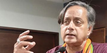 പര്യടനത്തിന്​ ഇറങ്ങാൻ പ്രതിപക്ഷ നേതാവ്​ മൂന്നുതവണ ആവശ്യപ്പെട്ടു -ശശി തരൂർ