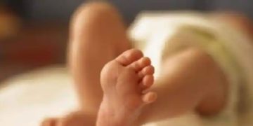 യാത്രയ്ക്കിടെ വേദന; ബസിനകത്ത് തന്നെ പ്രസവിച്ച് യുവതി