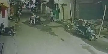 സ്ത്രീകളടക്കമുള്ള ആറംഗ സംഘം യുവാവിനെ കല്ലുകൊണ്ട് തലയ്ക്കടിച്ച് കൊലപ്പെടുത്തി, ഞെട്ടിക്കുന്ന ദൃശ്യങ്ങൾ