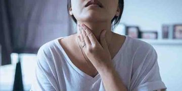 രാവിലെ ഉണരുമ്പോള്‍ തൊണ്ട അടയുന്നതും മുഖത്ത് നീര് വന്നതുപോലെ കാണുന്നതും എന്തുകൊണ്ട്?