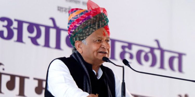 പാചകവാതക വില 500 രൂപയാക്കി കുറയ്ക്കും: അശോക് ഗെലോട്ട്