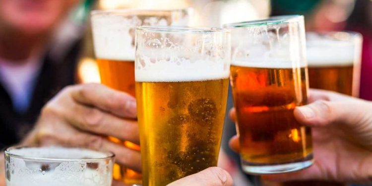 ക്രിസ്മസിനു മലയാളി കുടിച്ചത് 229.80 കോടിയുടെ മദ്യം; ‘നക്ഷത്രമെണ്ണിച്ച്’ റം