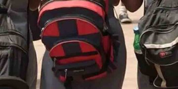 വിദ്യാര്‍ത്ഥികളുടെ ബാഗ് പരിശോധിച്ചപ്പോൾ ടീച്ചർമാർ ഞെട്ടി ; കോണ്ടം, ഗർഭനിരോധന ഗുളികകൾ എന്നിവ കണ്ടെത്തി