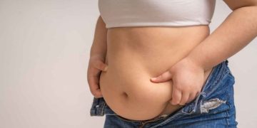 വയറിലെ കൊഴുപ്പാണോ പ്രശ്നം? ഒഴിവാക്കാന്‍ പോംവഴികളുണ്ട്