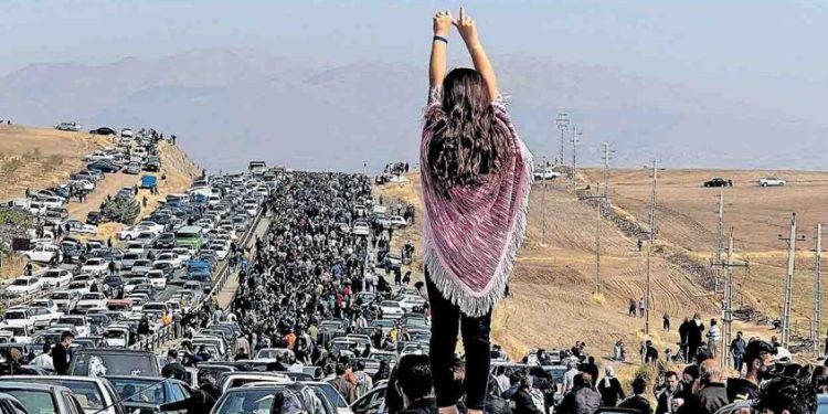 ഹിജാബ് വിരുദ്ധ സമരം ആഞ്ഞടിച്ചു: മതകാര്യ പൊലീസിനെ പിരിച്ചുവിട്ടു; മുട്ടുമടക്കി ഇറാൻ