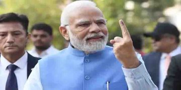 വോട്ട് ചെയ്ത് മോദി, അമിത് ഷാ ഉടനെത്തും; ഗുജറാത്തില്‍ ജനവിധിയെഴുതുന്നത് 93 മണ്ഡലങ്ങൾ