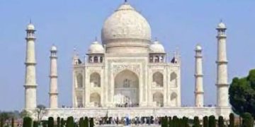പൈതൃക സ്മാരകമായ താജ്‌മഹലിനോട് വൻതുക നികുതി അടയ്ക്കാൻ ആഗ്ര നഗരസഭ ; അബദ്ധമാകാമെന്ന് എഎസ്ഐ