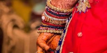 ഉത്തർപ്രദേശിൽ പെൺകുട്ടികൾ ഭർത്താക്കന്മാരെ ഉപേക്ഷിച്ച് സ്വന്തം വീടുകളിലേക്ക് ഓടിപ്പോകുന്നു; കാരണക്കാരൻ ഈച്ച