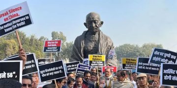 ഇന്ത്യ-ചൈന അതിർത്തി പ്രശ്നത്തിൽ പാർലമെന്‍റിൽ പ്രതിപക്ഷ പ്രതിഷേധം