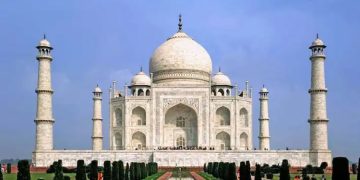 കൊവിഡ് കേസുകളിലെ വര്‍ധന; താജ്മഹലിൽ പ്രവേശിക്കാൻ കൊവിഡ് പരിശോധന നിർബന്ധമാക്കി