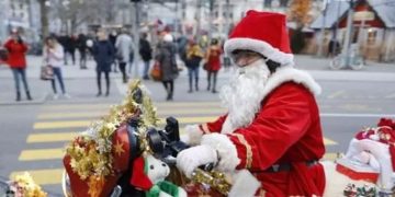 ഗുജറാത്തിൽ സാന്താക്ലോസിന്റെ വേഷം ധരിച്ചതിന് യുവാവിനെ ഹിന്ദുത്വ ആൾക്കൂട്ടം മർദ്ദിച്ചു