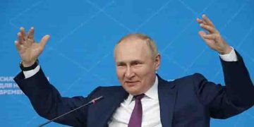 ക്രസ്മസ് ദിനത്തില്‍ മിസൈല്‍ അക്രമണം തുടരുമ്പോഴും ചര്‍ച്ചയ്ക്ക് തയ്യാറെന്ന് ആവര്‍ത്തിച്ച് പുടിന്‍