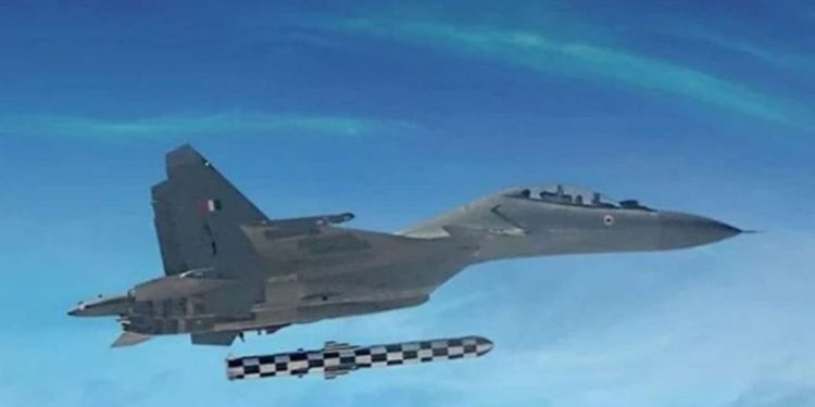 ദീര്‍ഘദൂര ബ്രഹ്മോസ് മിസൈൽ പരീക്ഷണം വിജയം; കരുത്ത് കൂട്ടി വ്യോമസേന