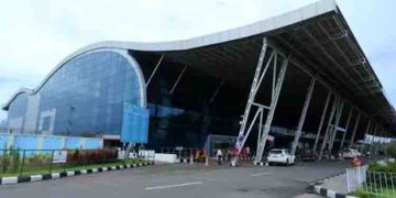 തിരുവനന്തപുരത്ത് തിരക്ക് കൂടുന്നു; യാത്രക്കാരോട് നേരത്തെ വരാന്‍ ആവശ്യപ്പെട്ട് വിമാന കമ്പനികള്‍