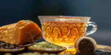 വെറുംവയറ്റില്‍ കുടിക്കാം ശര്‍ക്കരയിട്ട ചെറുചൂടുവെള്ളം; അറിയാം ഈ ആരോഗ്യ ഗുണങ്ങള്‍…