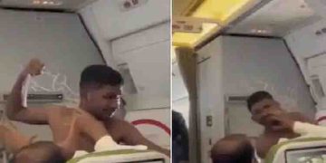 വിമാനത്തിനകത്ത് ഷര്‍ട്ടഴിച്ച് യുവാവിന്‍റെ അടി; വീഡിയോ വൈറലാകുന്നു