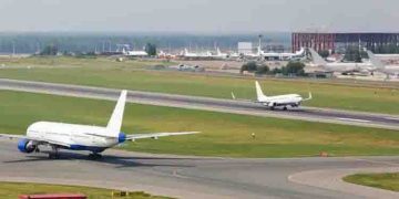 എഞ്ചിനുള്ളില്‍ പരുന്ത് ഇടിച്ചു; കോയമ്പത്തൂർ – ഷാർജ വിമാനം റദ്ദാക്കി