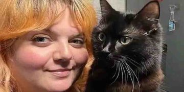 അതുവെറും വിചിത്രസ്വഭാവം, പൂച്ചയെ ചികിത്സിയ്ക്കാന്‍ 7 ലക്ഷം ചെലവിട്ട ശേഷം അവളറിഞ്ഞത്!