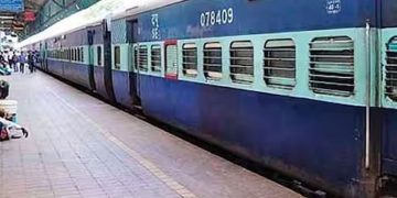 ട്രെയിൻ യാത്രക്കിടെ പീഡിപ്പിക്കാൻ ശ്രമിച്ചെന്ന് വിദ്യാർഥിനിയുടെ പരാതി, പൊലീസുകാരന് സസ്പെൻഷൻ