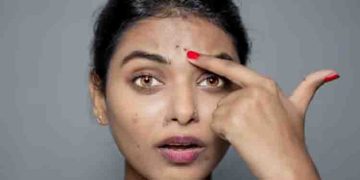 മുഖത്തെ കറുത്ത പാടുകളെ എളുപ്പം അകറ്റാം; വീട്ടില്‍ പരീക്ഷിക്കാം ഇക്കാര്യങ്ങള്‍…