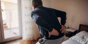 നട്ടെല്ലിന് ഇരുവശത്തായി അനുഭവപ്പെടുന്ന വിട്ടുമാറാത്ത വേദന; ഈ ക്യാന്‍സറിന്‍റെ ലക്ഷണമാകാം…