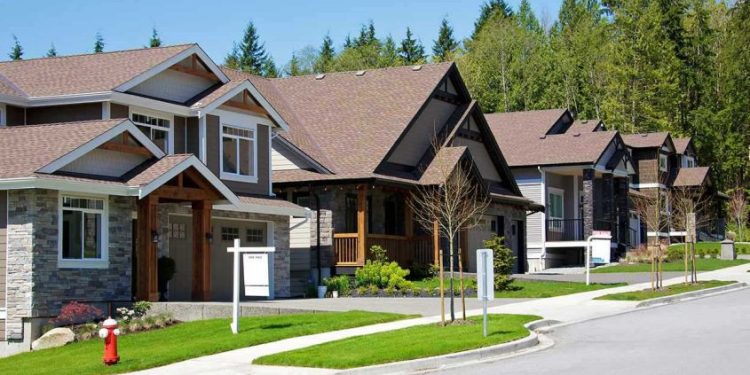 നാട്ടുകാർക്ക് വീട് കിട്ടാനില്ല; കാനഡയിൽ വിദേശികൾക്ക് വീട് വാങ്ങാൻ വിലക്ക്