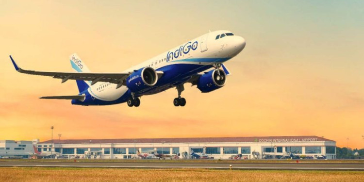 ഇൻഡിഗോ വിമാനത്തിൽ സുരക്ഷാവീഴ്ച: യാത്രക്കാരൻ എമർജൻസി വാതിൽ തുറന്നു; അന്വേഷണം