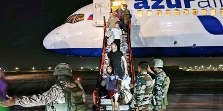 ഒരുങ്ങാൻ 50 മിനിറ്റ്; ബോംബ് ഭീഷണിയുള്ള റഷ്യൻ വിമാനം കാത്തുരക്ഷിച്ച് വ്യോമസേന