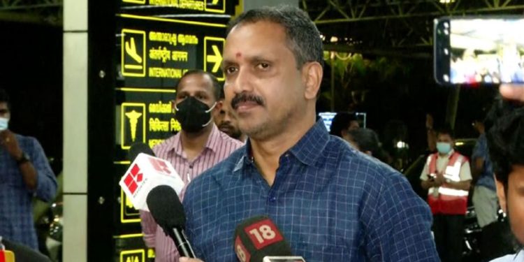 ‘കേരള സർക്കാർ സാധാരണക്കാരെ പിഴിയുന്നു; പട്ടിണിയിലാവാത്തത് മോദി ഭരിക്കുന്നതിനാൽ’