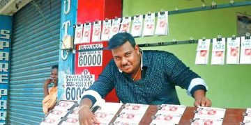 ചരിത്രത്തിലെ ഏറ്റവും വലിയ ഭാഗ്യക്കുറി സമ്മാനം നേടിയ ഭാഗ്യവാൻ ലോട്ടറിക്കച്ചവടം ആരംഭിച്ചു